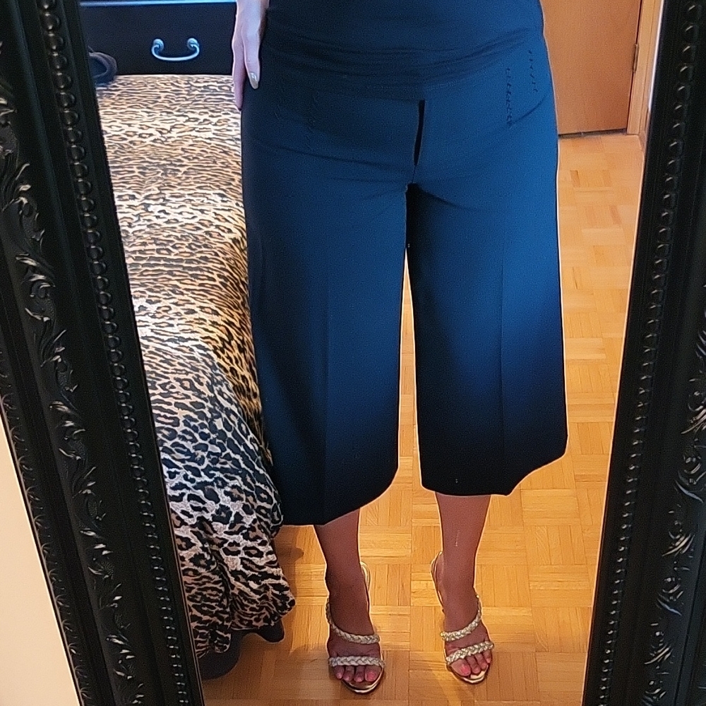 Chic Black Culotte Pant, Fully Lined! Back Pockets, X-stitch detailing, 10